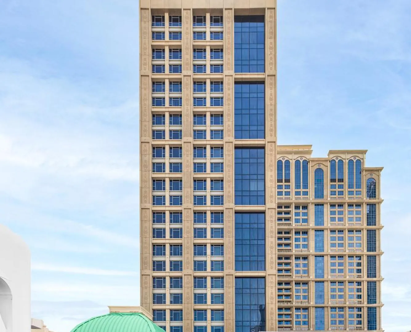 V Hotel Dubai, Curio Collection By Hilton