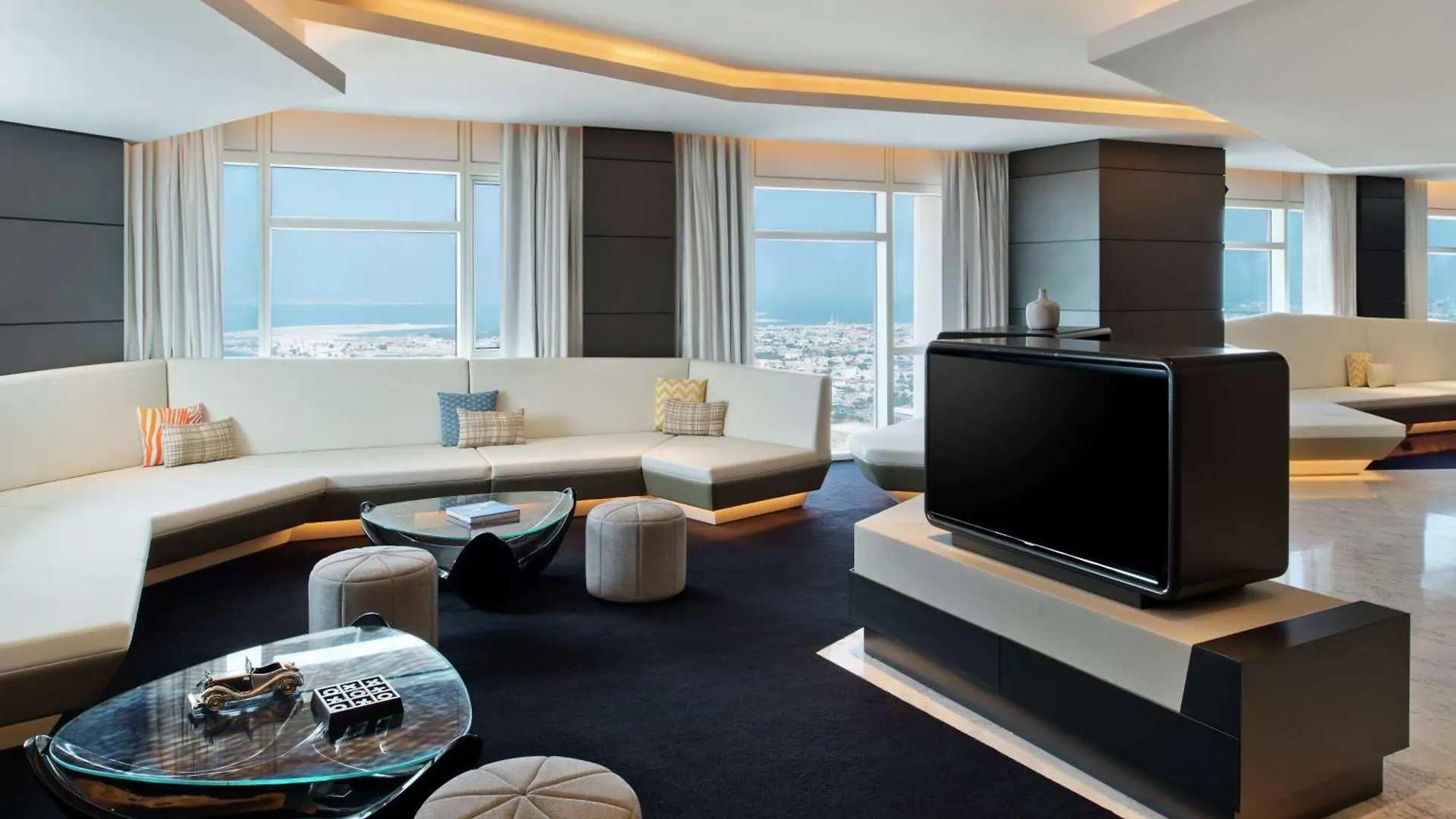 V Hotel Dubai, Curio Collection By Hilton