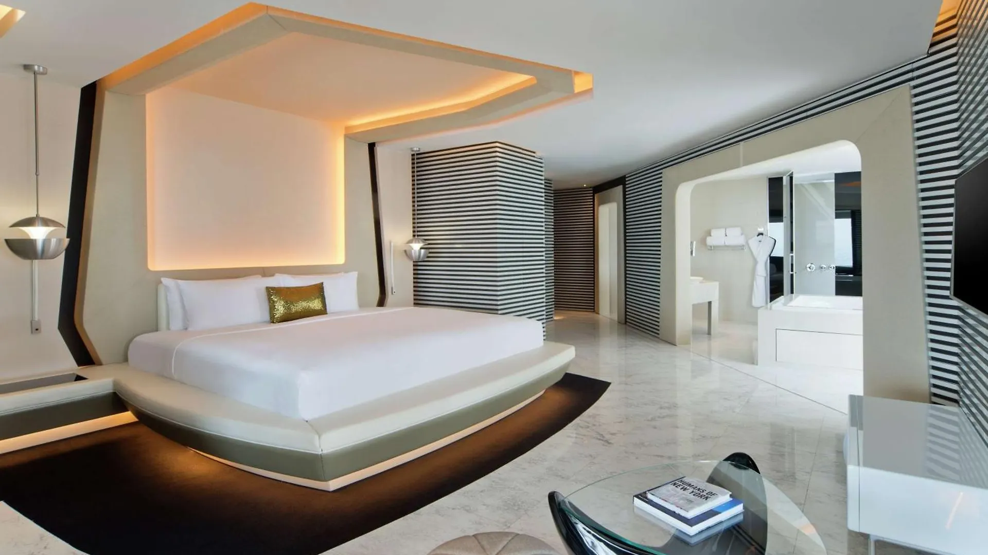 V Hotel Dubai, Curio Collection By Hilton