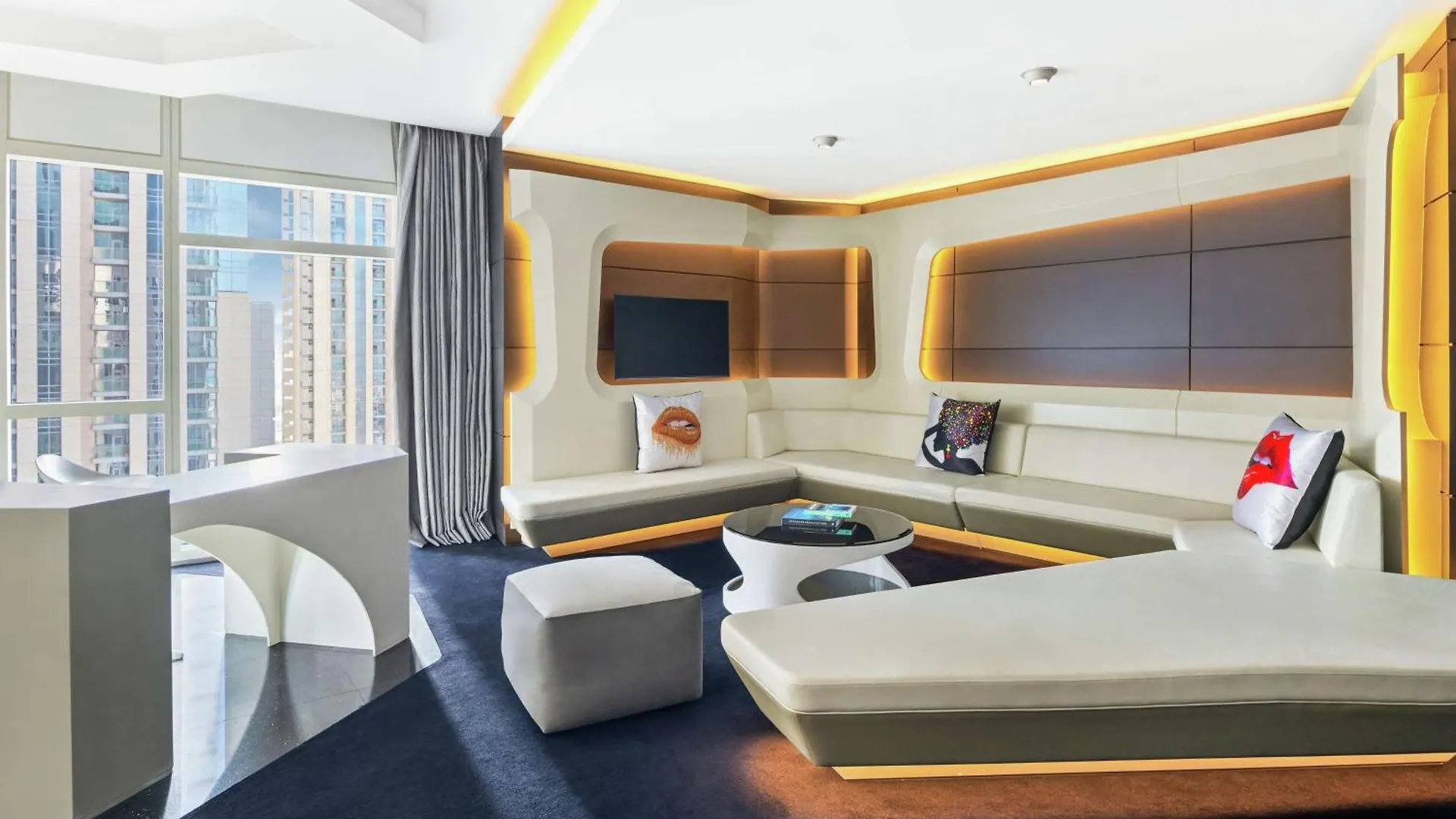 V Hotel Dubai, Curio Collection By Hilton