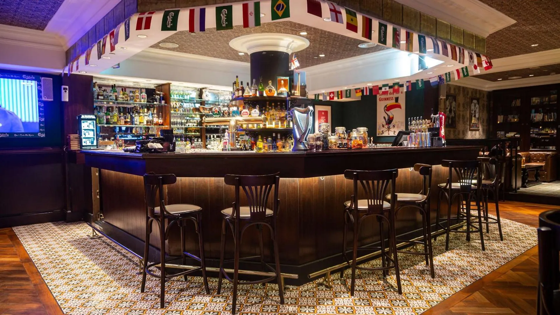 V Hotel Dubai, Curio Collection By Hilton  Dubai