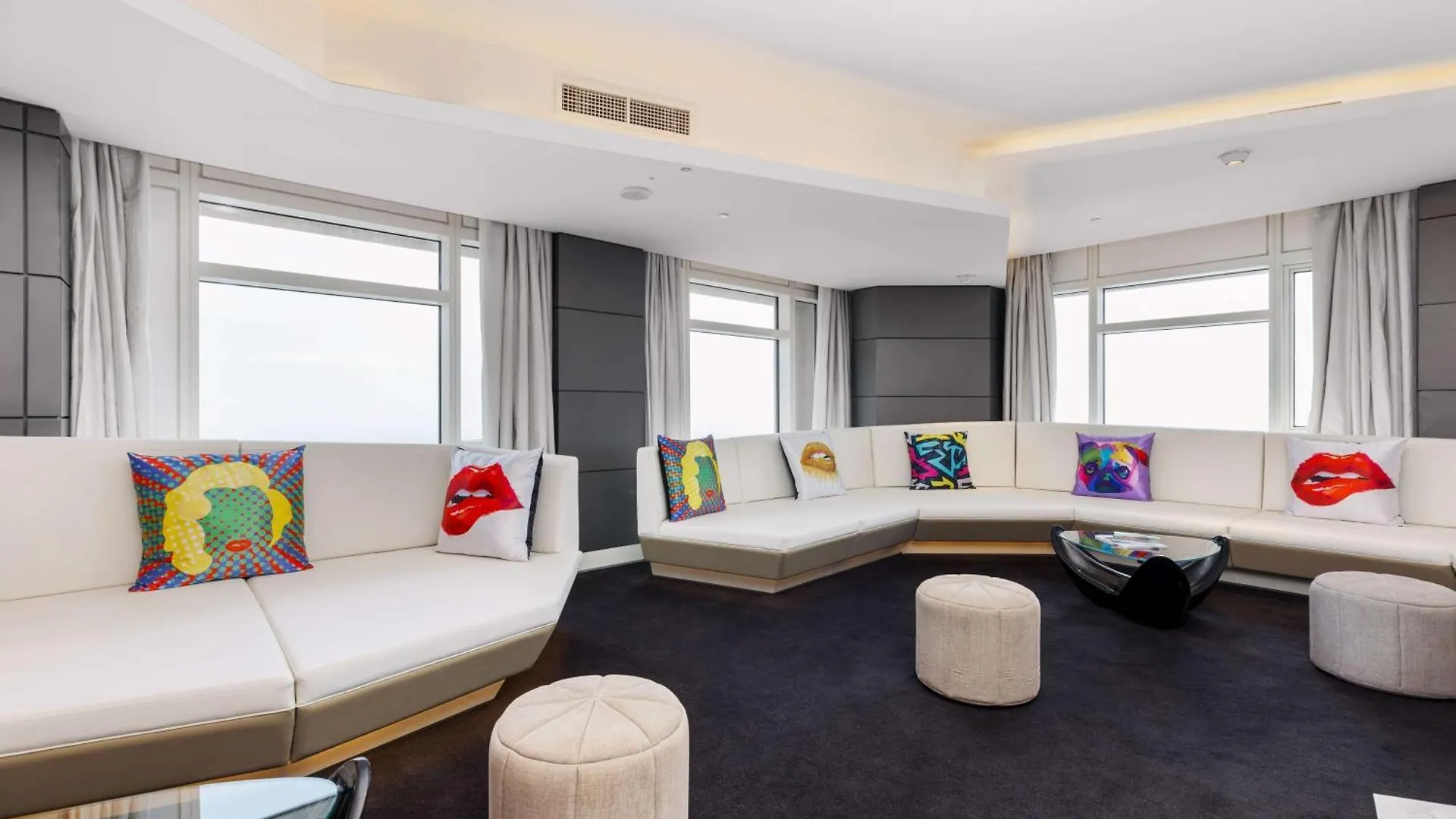 V Hotel Dubai, Curio Collection By Hilton Dubai