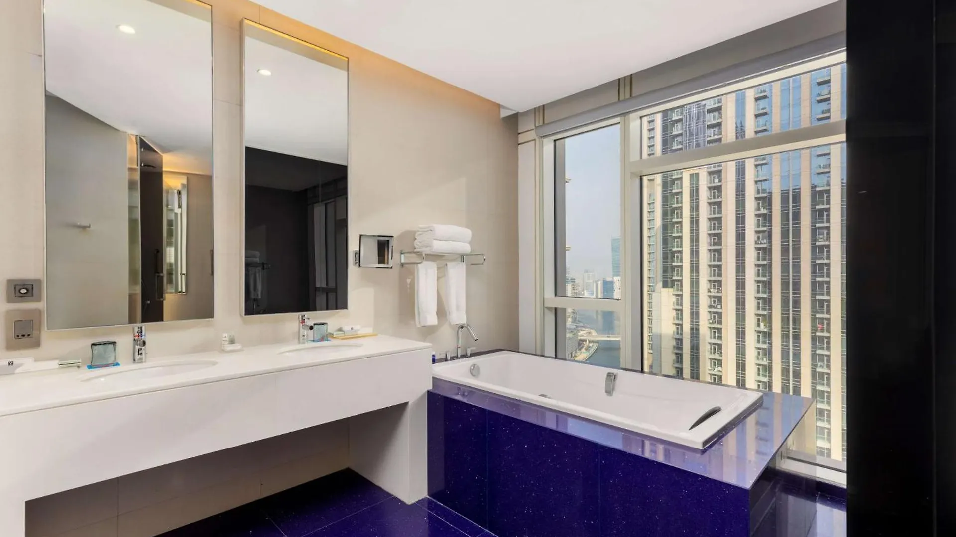 V Hotel Dubai, Curio Collection By Hilton