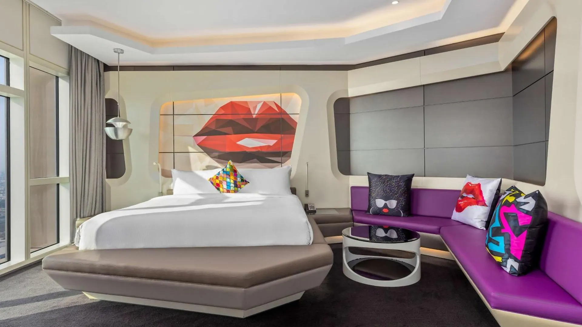V Hotel Dubai, Curio Collection By Hilton