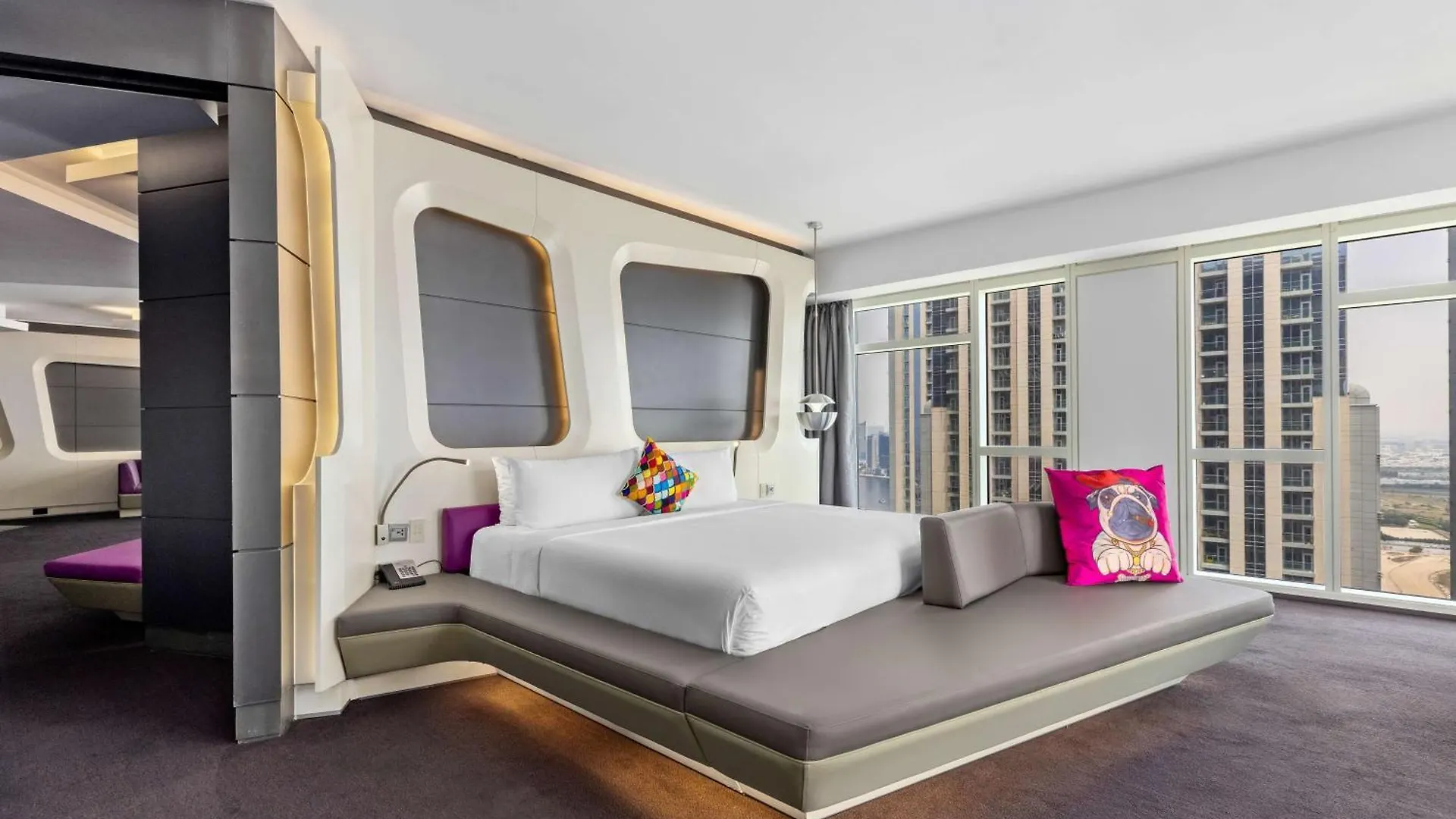 V Hotel Dubai, Curio Collection By Hilton